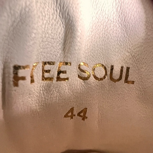 Culture Of Brave “Courage Series” Unisex Italian Sneakers 🦘 Leather - Picture 14 of 15